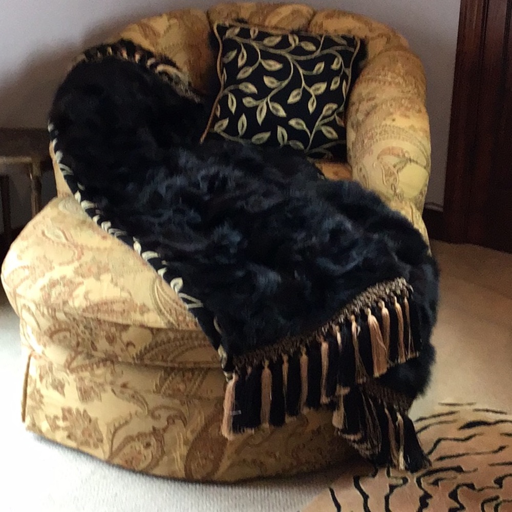 Fox Fur Throw Aspen Design. Authentic Black FOX